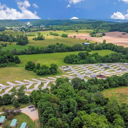 Jellystone Mammoth Cave Villa Кейв Сити Екстериор снимка